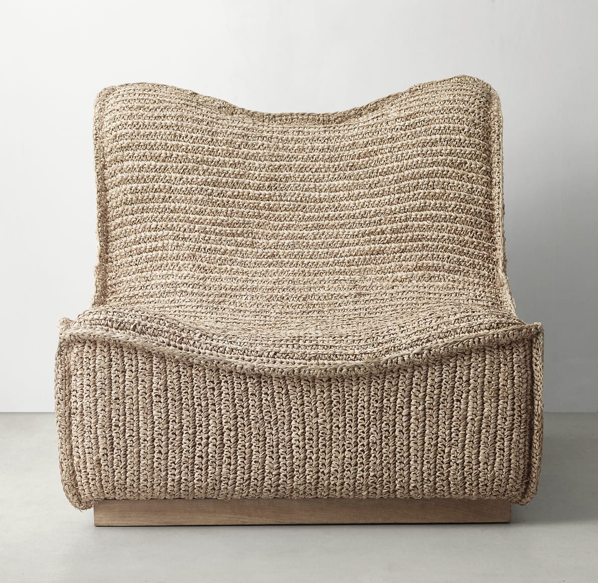 SARITA SEAGRASS LOUNGE CHAIR